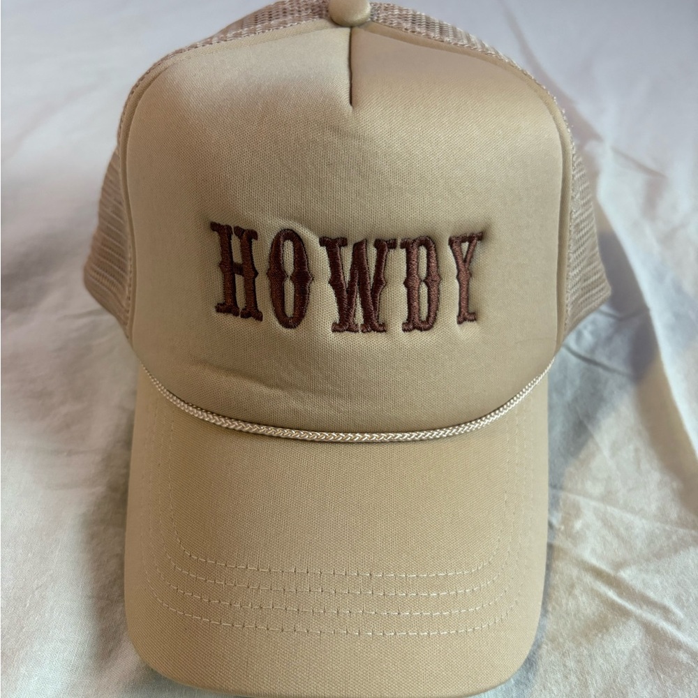 Tan 'Howdy' Trucker Hat